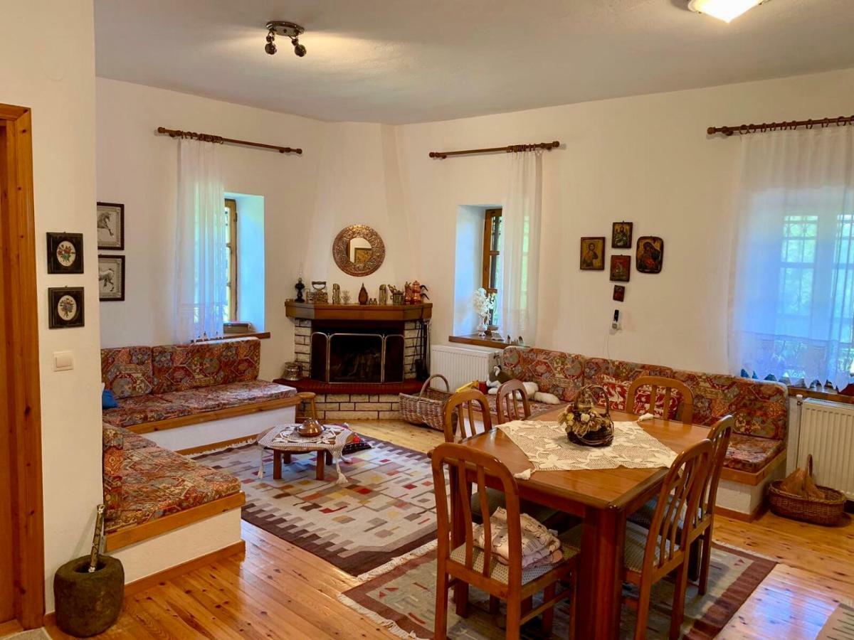 Πέτρινο Παραδοσιακό Σπίτι "Χιονάτη" Villa Nimfaíon Exterior foto
